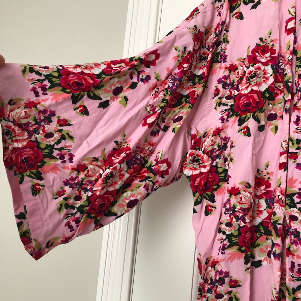 Women’s floral pink kimono size Large - Picture 3 of 3